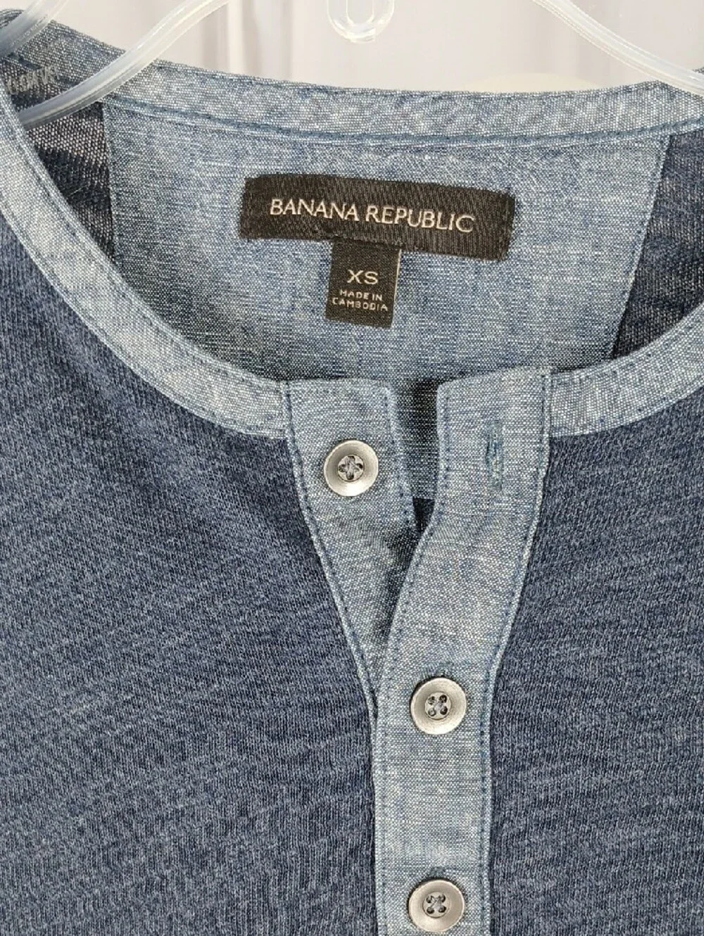 Banana Republic Men's Denim-Trim Navy Henley Long Sleeve Xtra small